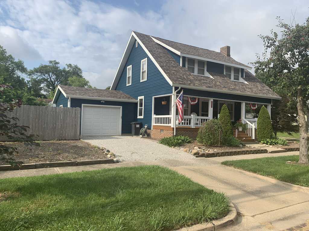 Hail damaged roof, siding & gutter repair in Champain, IL