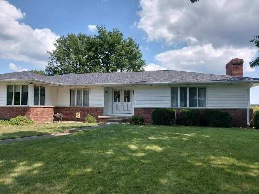 Vinyl Siding & Roof repair near Champaign Urbana, IL