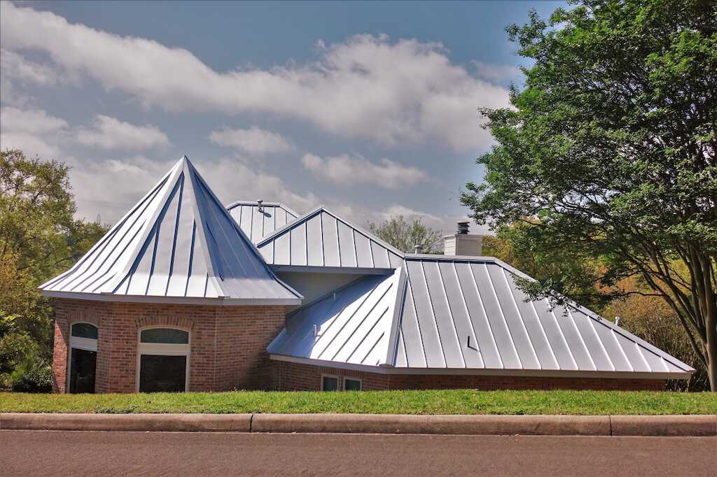 how to clean a metal roof