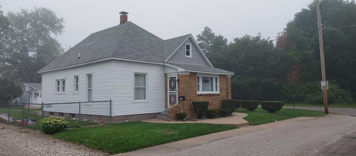 Leaking roof replacement in Lafayette, IN